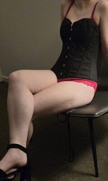 Belle, short dark brown, 22, escort at Paris in Lower Hutt, Wellington (photo 8)