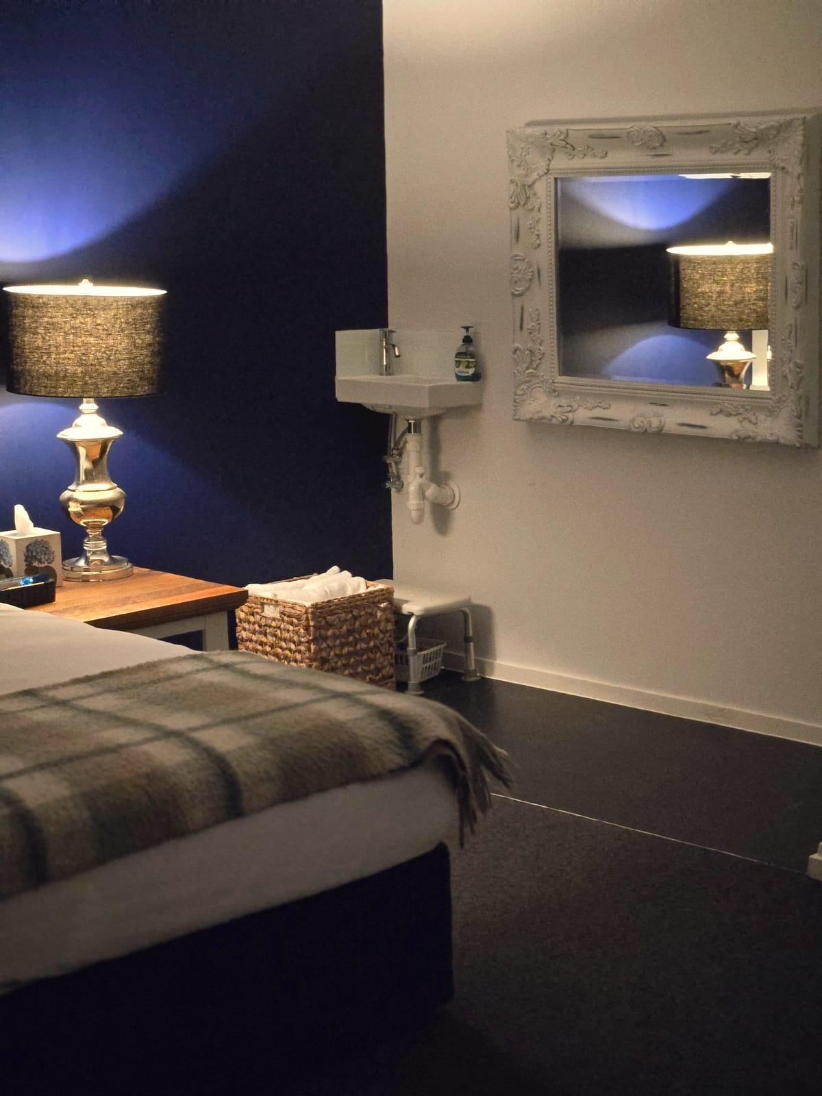 The blue room at Paris, Lower Hutt